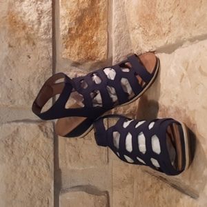 Size 7 dansko navy suede sandals